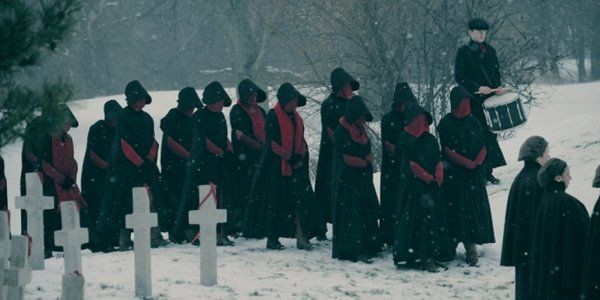 The Handmaid’s Tale: Prime immagini e primo teaser della seconda stagione