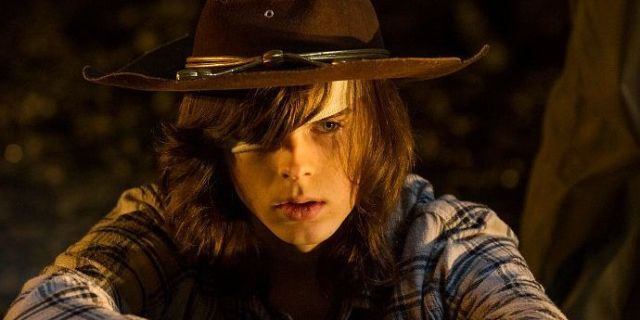 landscape-1480854465-the-walking-dead-photo-graphic-scene-for-carl-in-sing-me-a-song