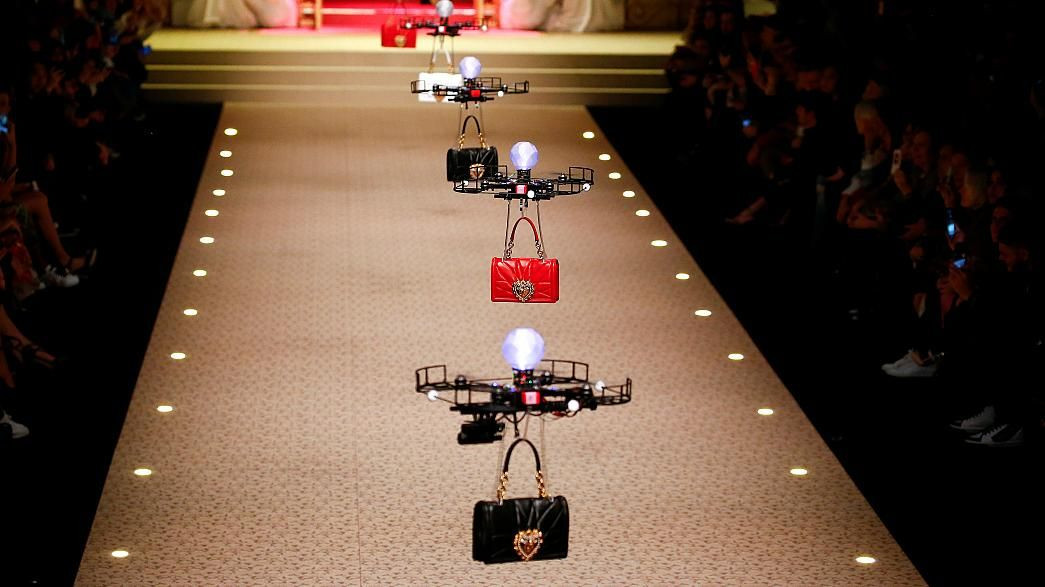 Milano Fashion Week: Dolce & Gabbana fanno sfilare droni invece di modelle