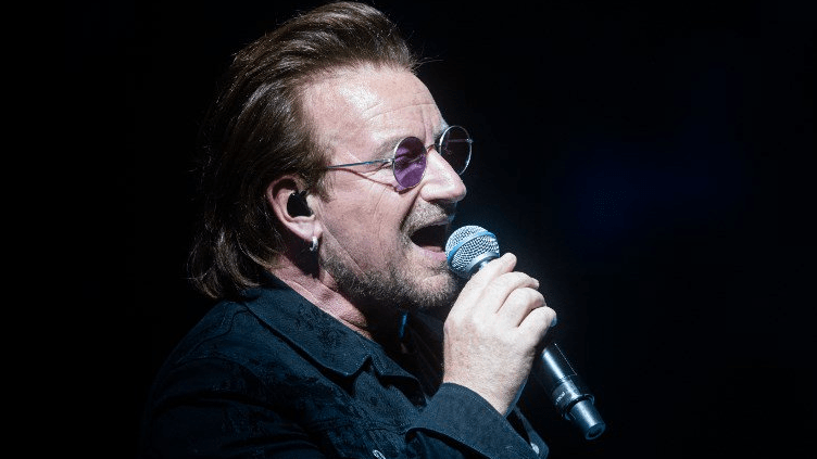 Bono Vox perde la voce, U2 interrompono concerto a Berlino