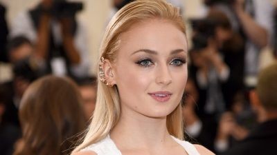 Sophie Turner : "Mi innamoro dell'anima di una persona non del genere"