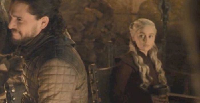 Game of Thrones 8x04: un bicchiere di starbucks sul tavolo di Winterfell