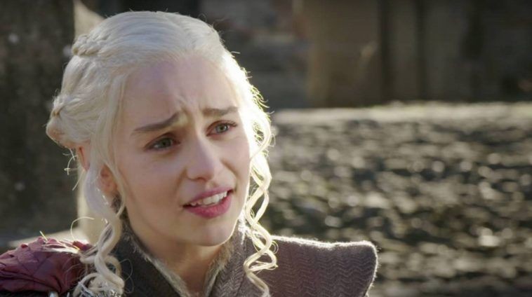 Game of Thrones: Emilia Clarke ha rivelato di chi era la tazza di Starbucks