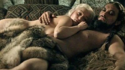Game of Thrones: Emilia Clarke messa sotto pressione per girare le scene di nudo